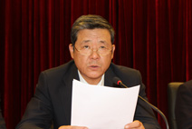 中施企協(xié)李鴻慶副會(huì)長(zhǎng)兼秘書長(zhǎng)宣讀有關(guān)表彰通知