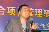 深圳市鵬城建筑集團(tuán)有限公司副總經(jīng)理李世鐘做題為《施企綜合項目管理系統(tǒng)實施經(jīng)驗談》的演講