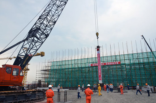 中國能建安徽電建一公司承建兩臺百萬機(jī)組鍋爐鋼架同日吊裝