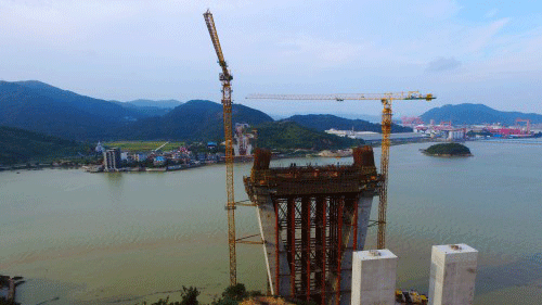 中交第一公路工程局國內(nèi)跨徑最大“塔梁墩固結”體系斜拉橋長門特大橋南塔“塔梁墩固結段”順利澆筑完成