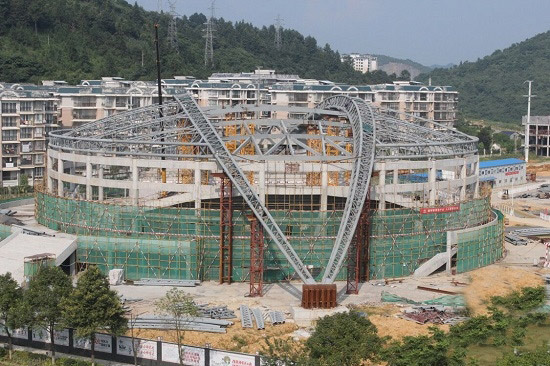 中國鐵建中鐵城建集團(tuán)二公司湘西州項(xiàng)目“鋼鐵彩虹”合攏