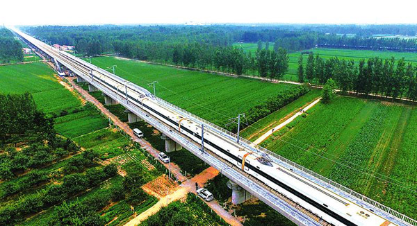 中鐵七局、中鐵電氣化局承建，鄭徐高鐵進(jìn)行交會實(shí)驗(yàn) 相對時速840公里，跑在世界前列