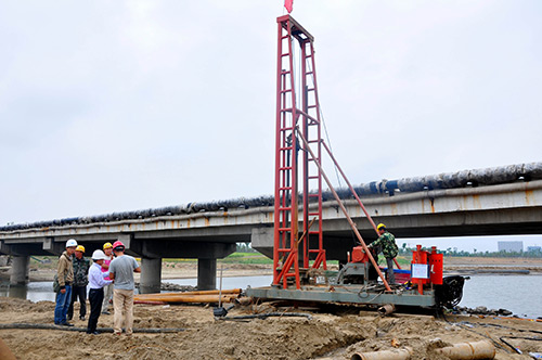 正循環(huán)打樁機(jī)正在作業(yè)