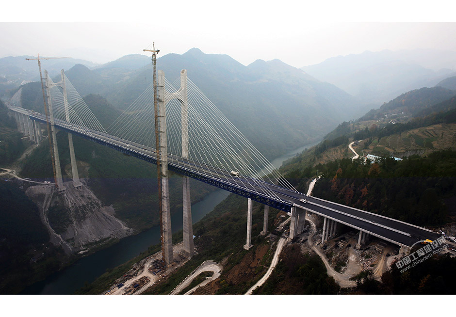 恩來(lái)高速公路忠建河特大橋